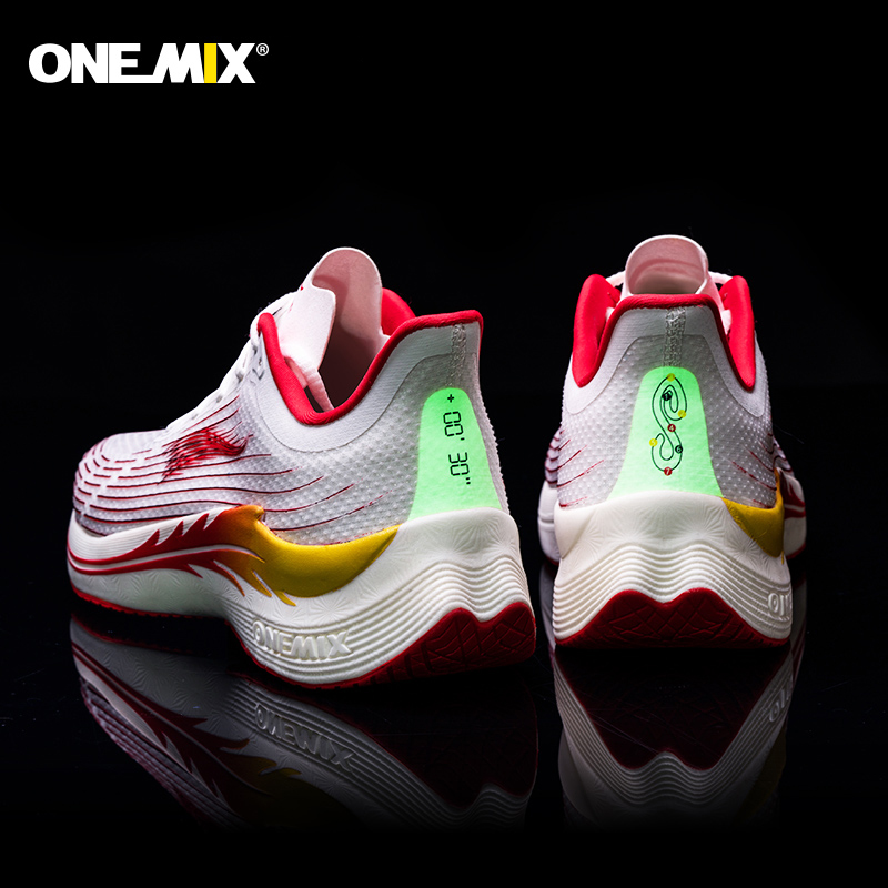 ONEMIX Running Shoes for Men B - Reflective Night Running Shoes 评论和价格