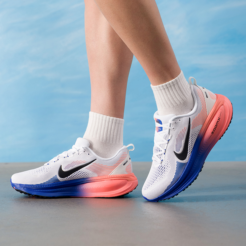 NIKE VOMERO 18 HM6803-114 Men' - Lightweight Road Running Shoes 评论和价格
